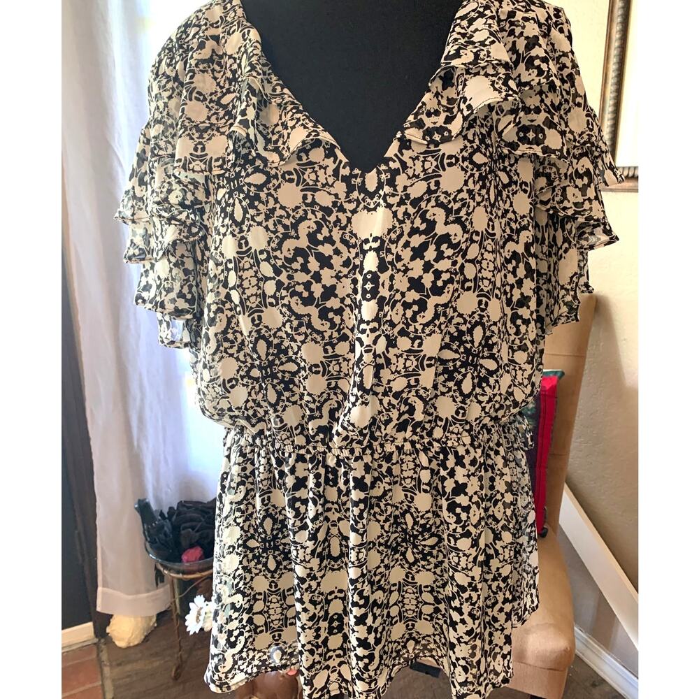 LANE BRYANT TOP PEPLUM HEM FLUTTER SLEEVES ELASTIC WAIST BAND PLUS SIZE 20